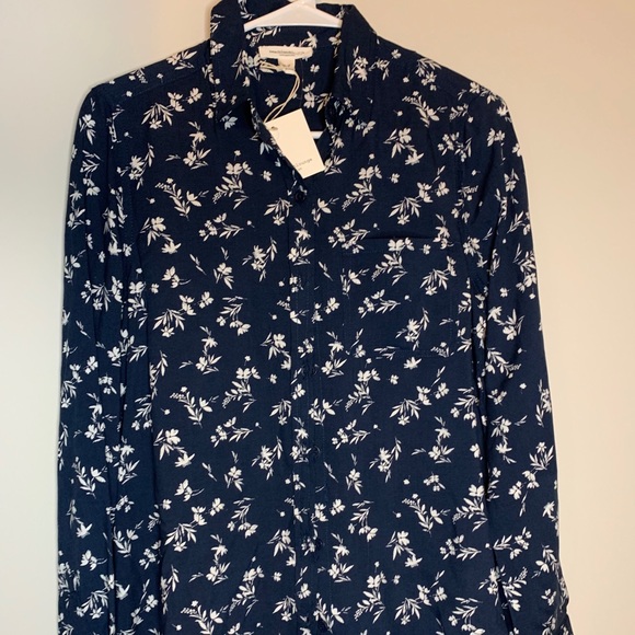 Top - Picture 2 of 3